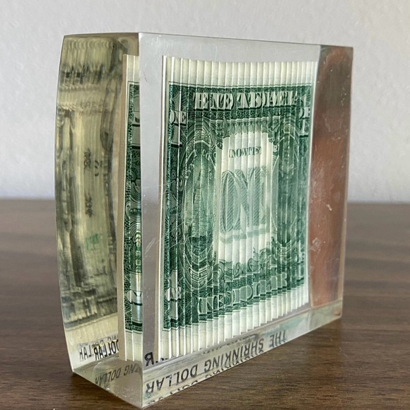 The Shrinking Dollar Vintage Lucite Holder Office Desk Square Paperweight 1969 - Picture 4 of 6